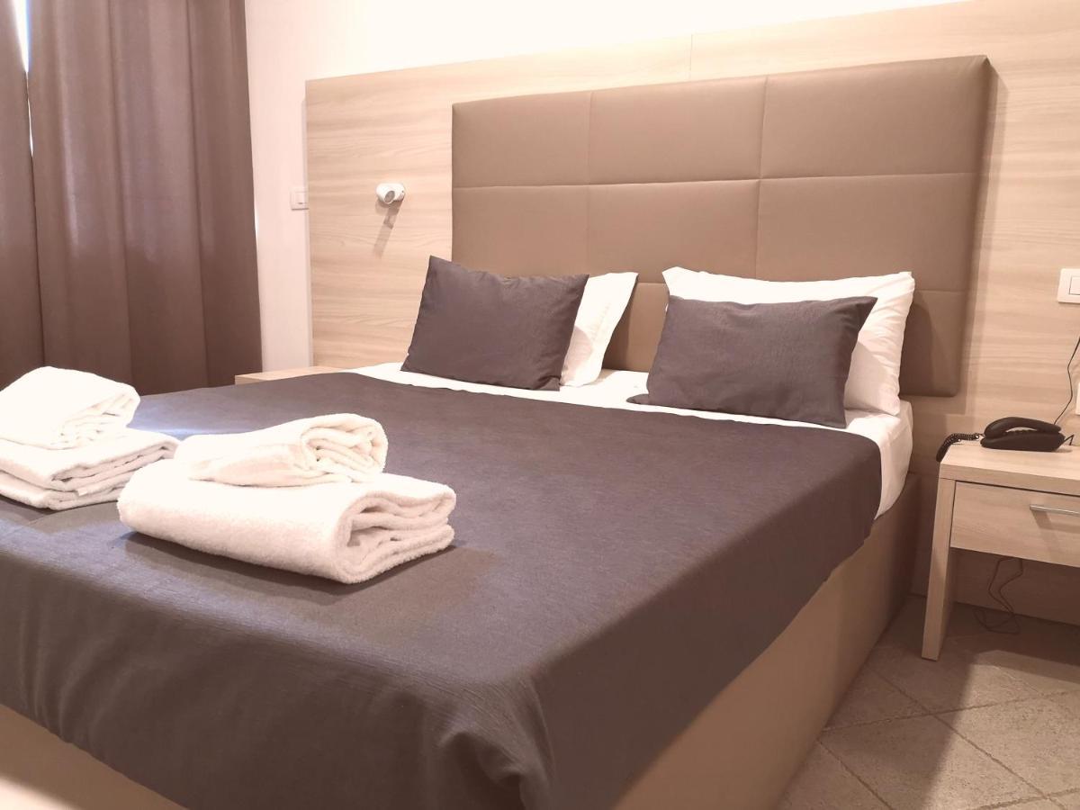 Academy Hotel Fiumicino Dış mekan fotoğraf