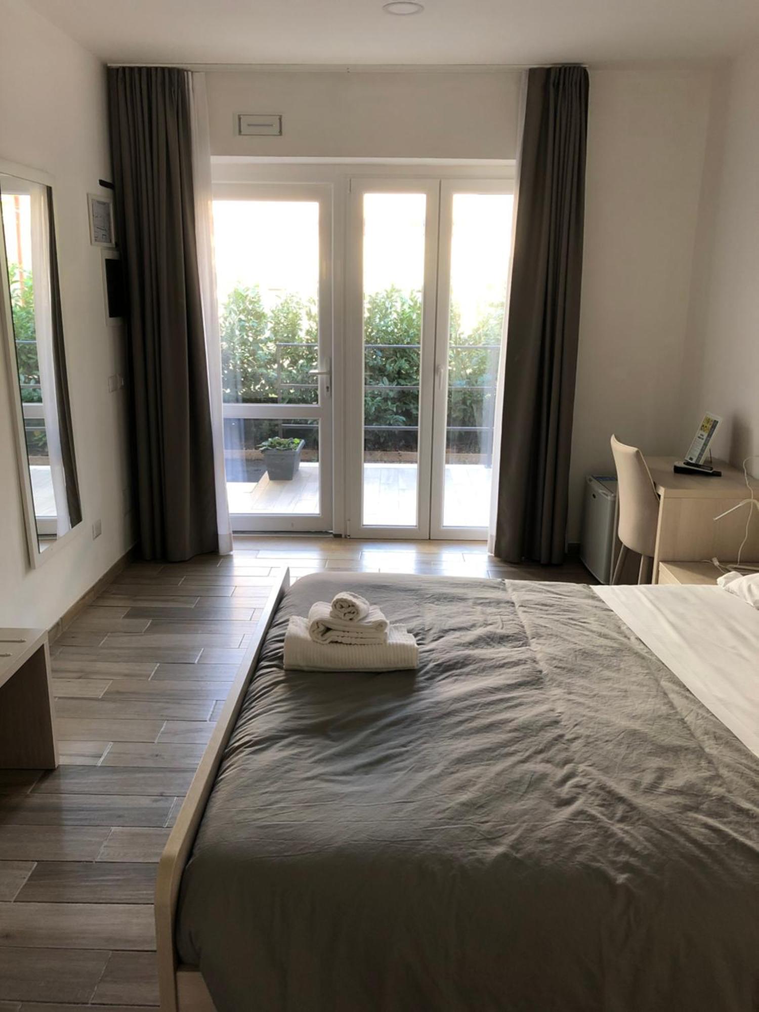 Academy Hotel Fiumicino Dış mekan fotoğraf