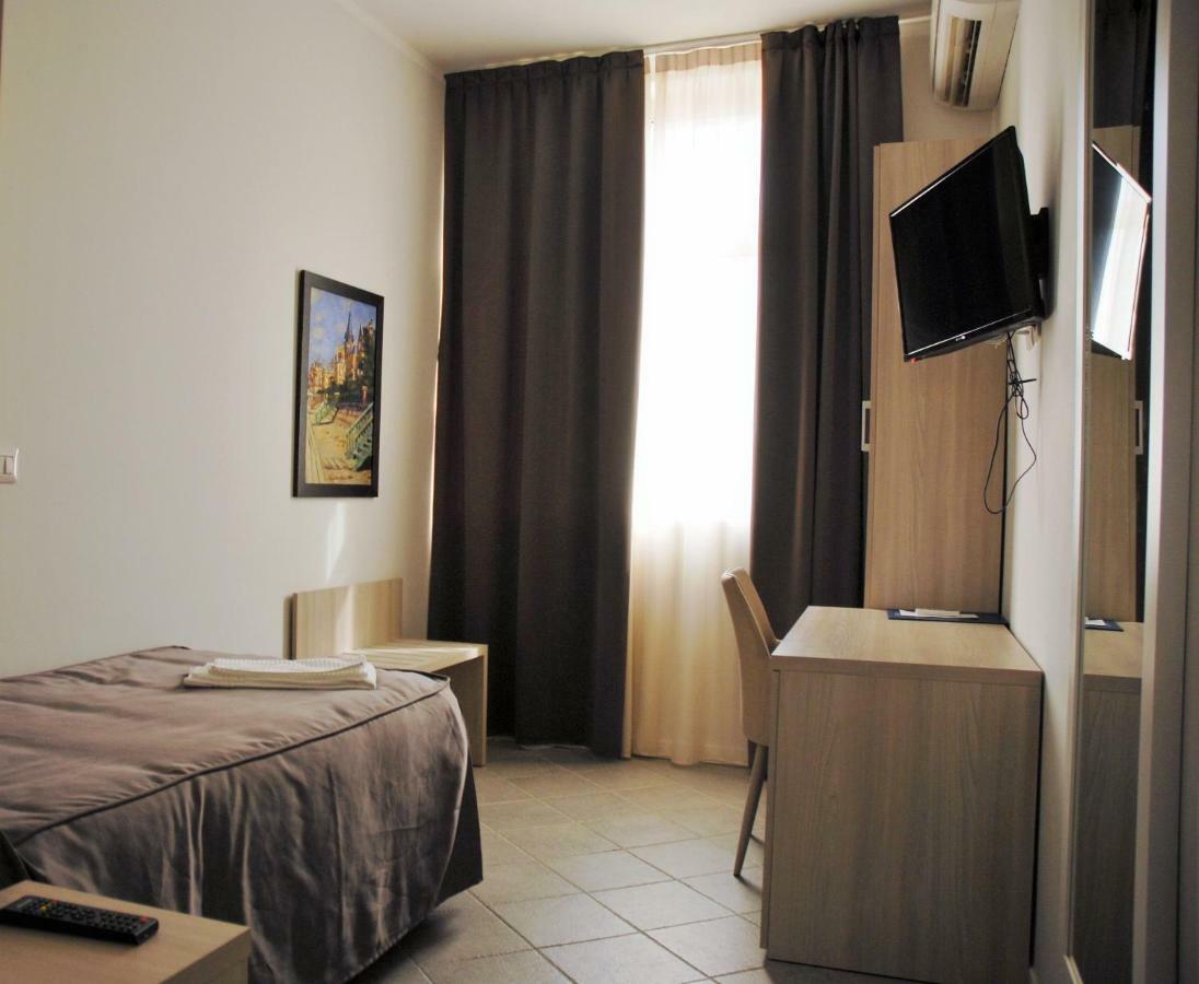 Academy Hotel Fiumicino Dış mekan fotoğraf