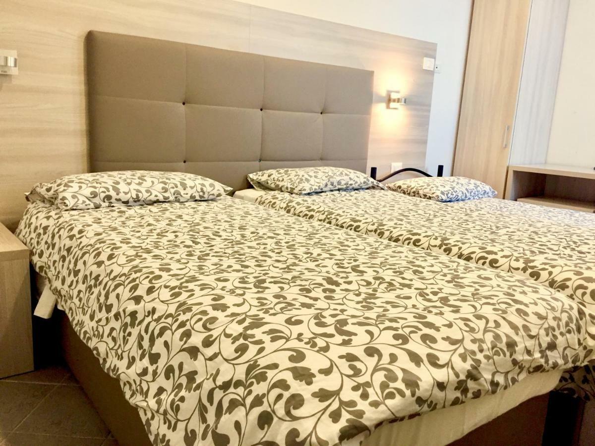 Academy Hotel Fiumicino Dış mekan fotoğraf