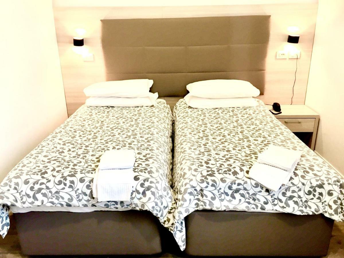 Academy Hotel Fiumicino Dış mekan fotoğraf