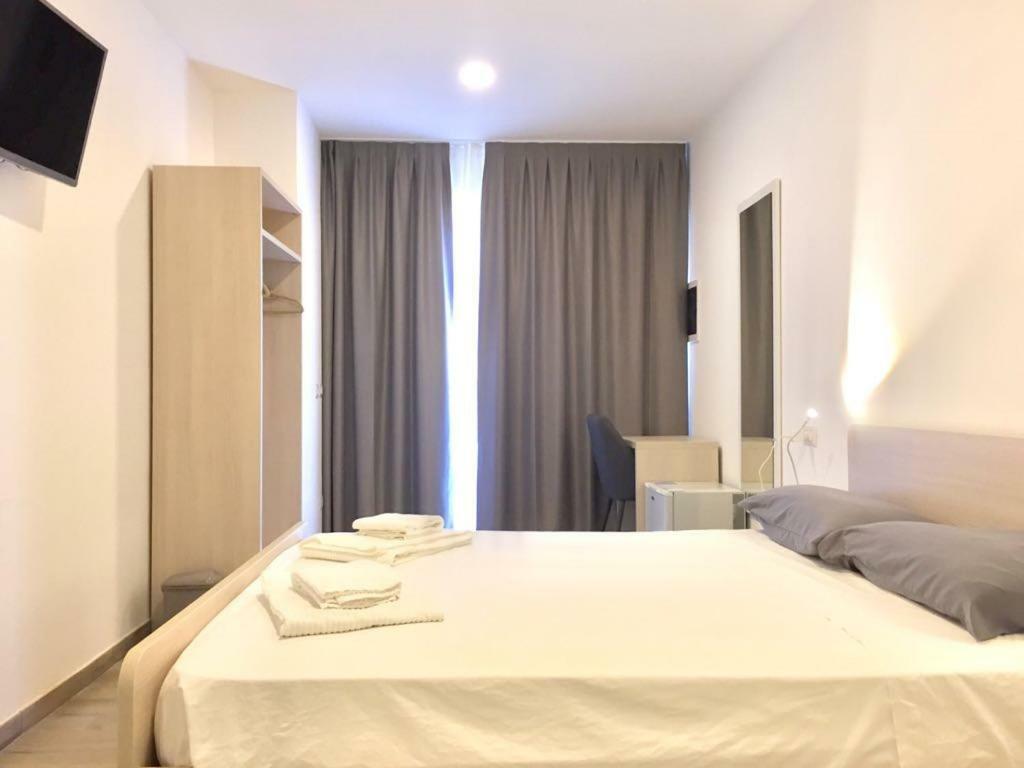 Academy Hotel Fiumicino Dış mekan fotoğraf